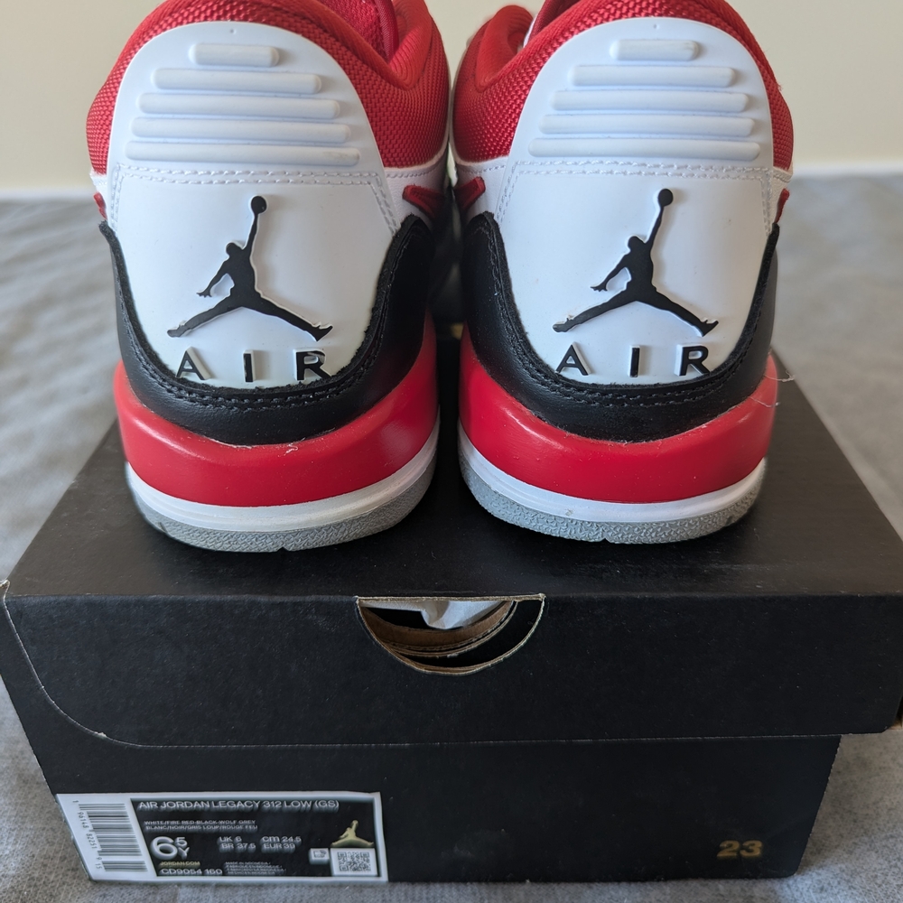 Jordan Legacy 312 Low - White, Black & Red trainers - Size US 6.5